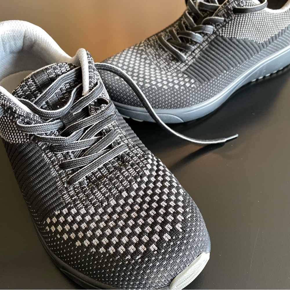 Traq by Alegria • Goalz style • sz 39 EU=9 US • EUC • Black • comfortable!